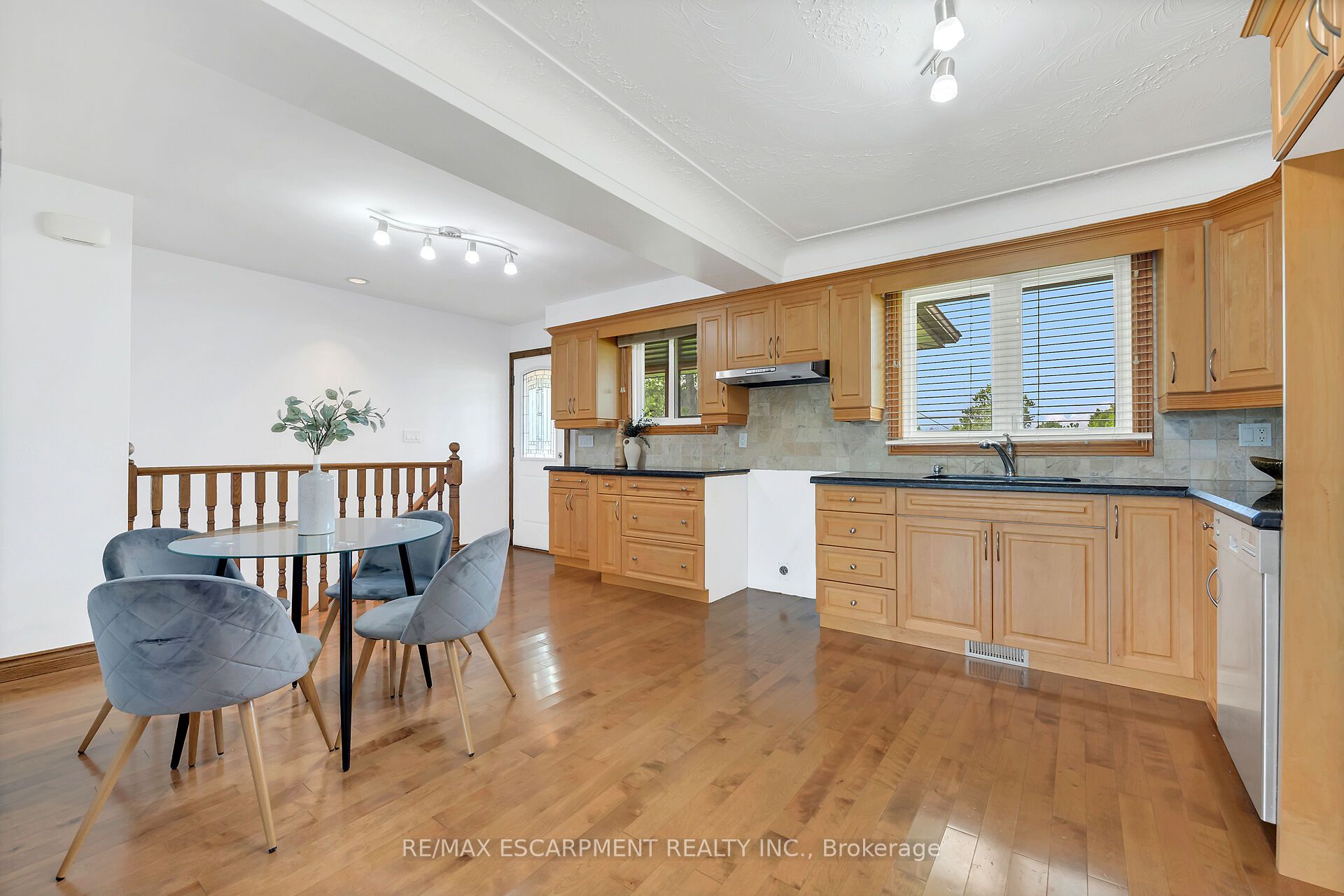 Photo 59 of 617 Eighth Road E, Hamilton, Rural Stoney Creek — HOMEH
