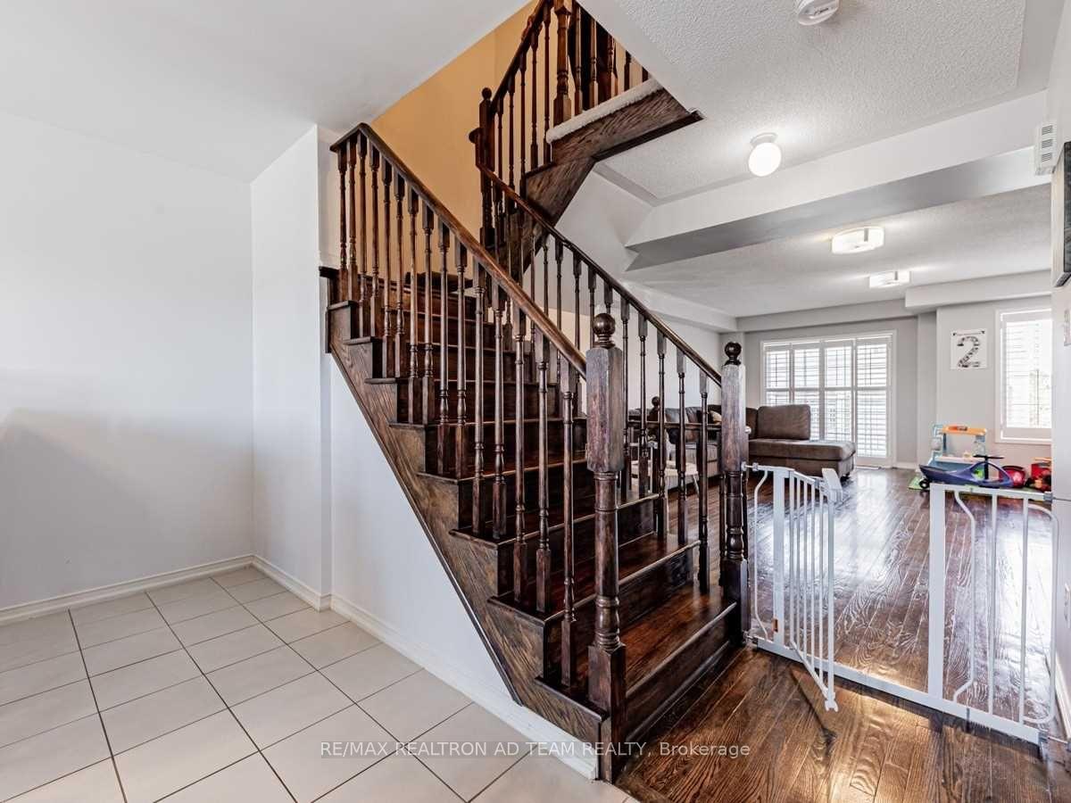 Photo 7 of 437 Rossland Road E, Ajax, Central East — HOMEH