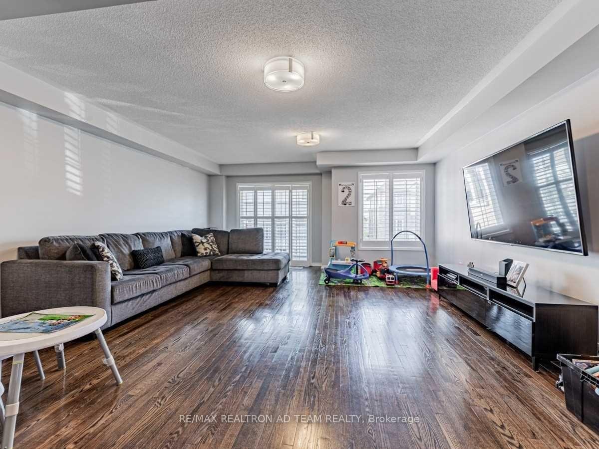 Photo 10 of 437 Rossland Road E, Ajax, Central East — HOMEH
