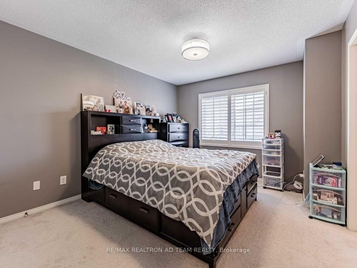 Photo 18 of 437 Rossland Road E, Ajax, Central East — HOMEH