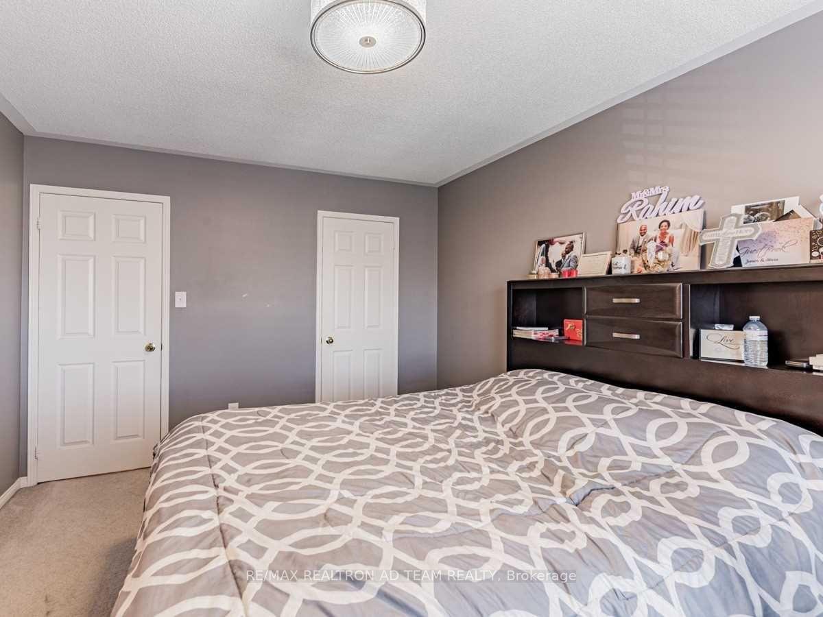 Photo 19 of 437 Rossland Road E, Ajax, Central East — HOMEH
