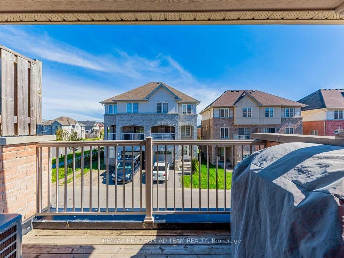 Photo 20 of 437 Rossland Road E, Ajax, Central East — HOMEH