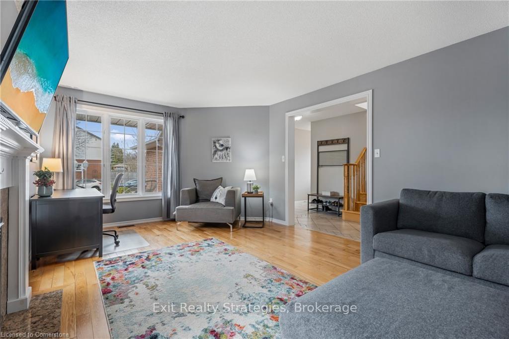 Photo 9 of 158 Duncairn Crescent, Hamilton, Gourley — HOMEH