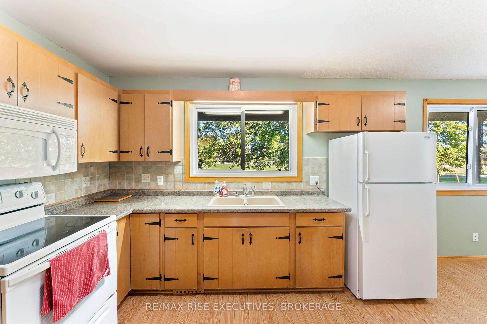 Photo 10 of 1033 Coupland Road, Frontenac, Frontenac South — HOMEH