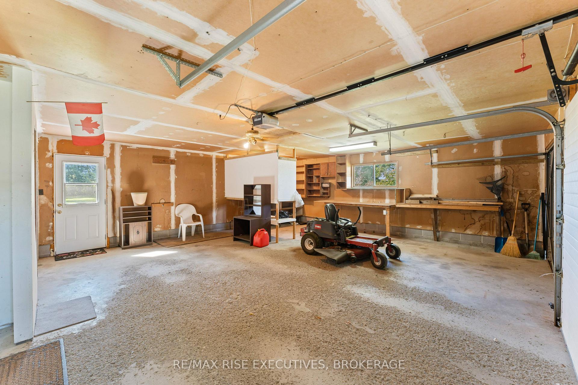 Photo 30 of 1033 Coupland Road, Frontenac, Frontenac South — HOMEH