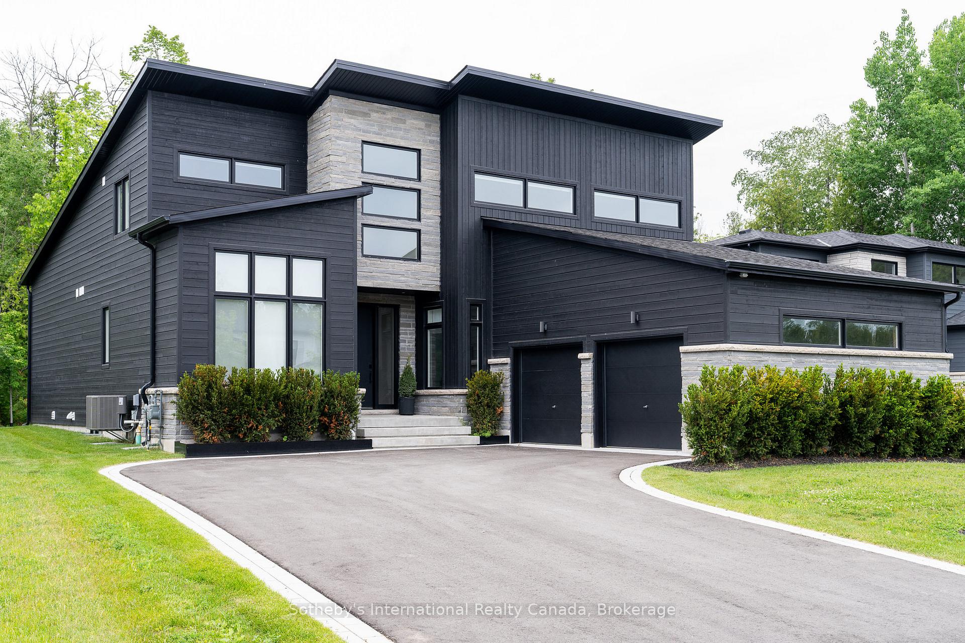 Front of 102 Tekiah Road