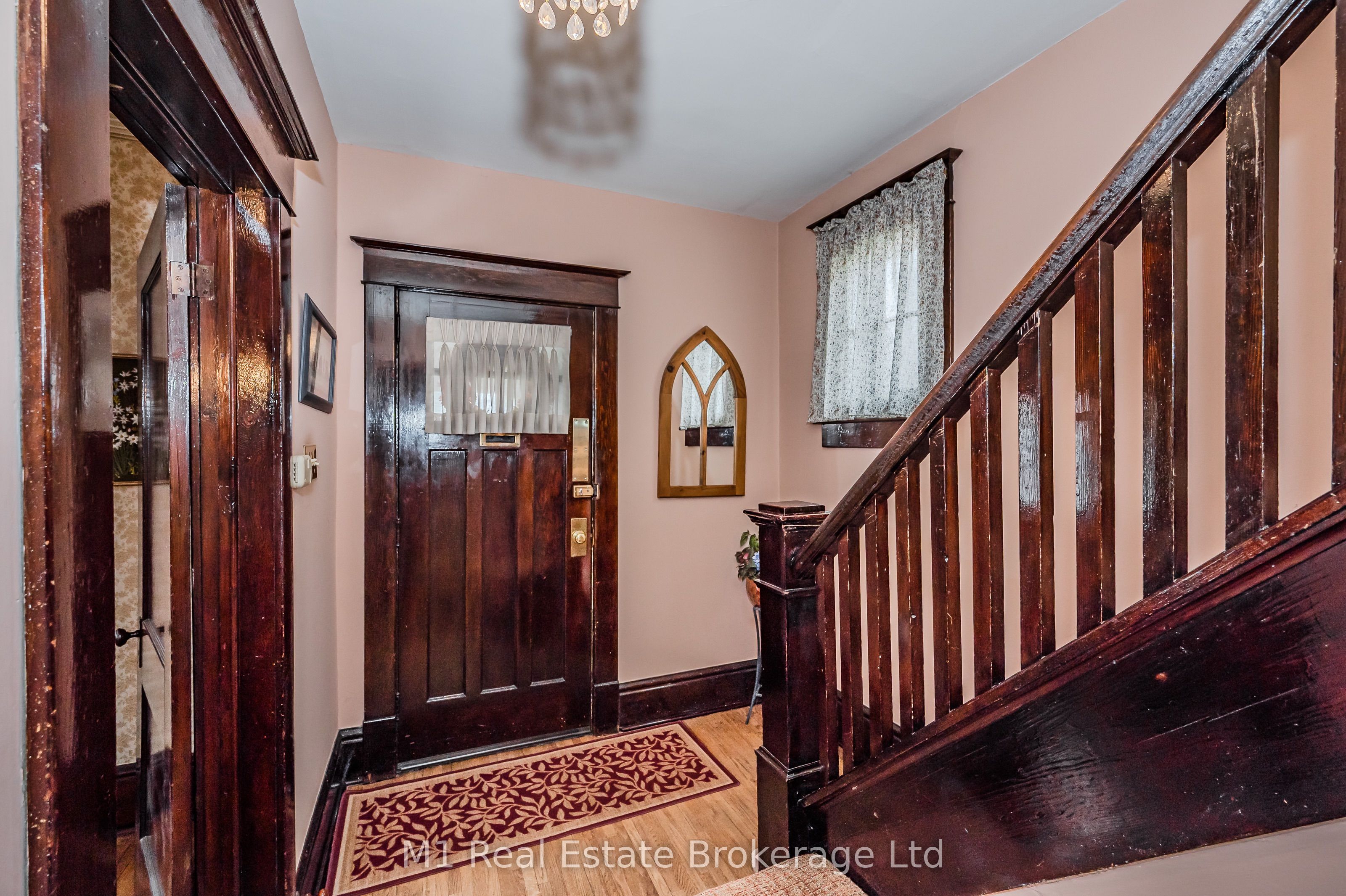 Photo 47 of 33 Verney Street, Guelph, Exhibition Park — HOMEH
