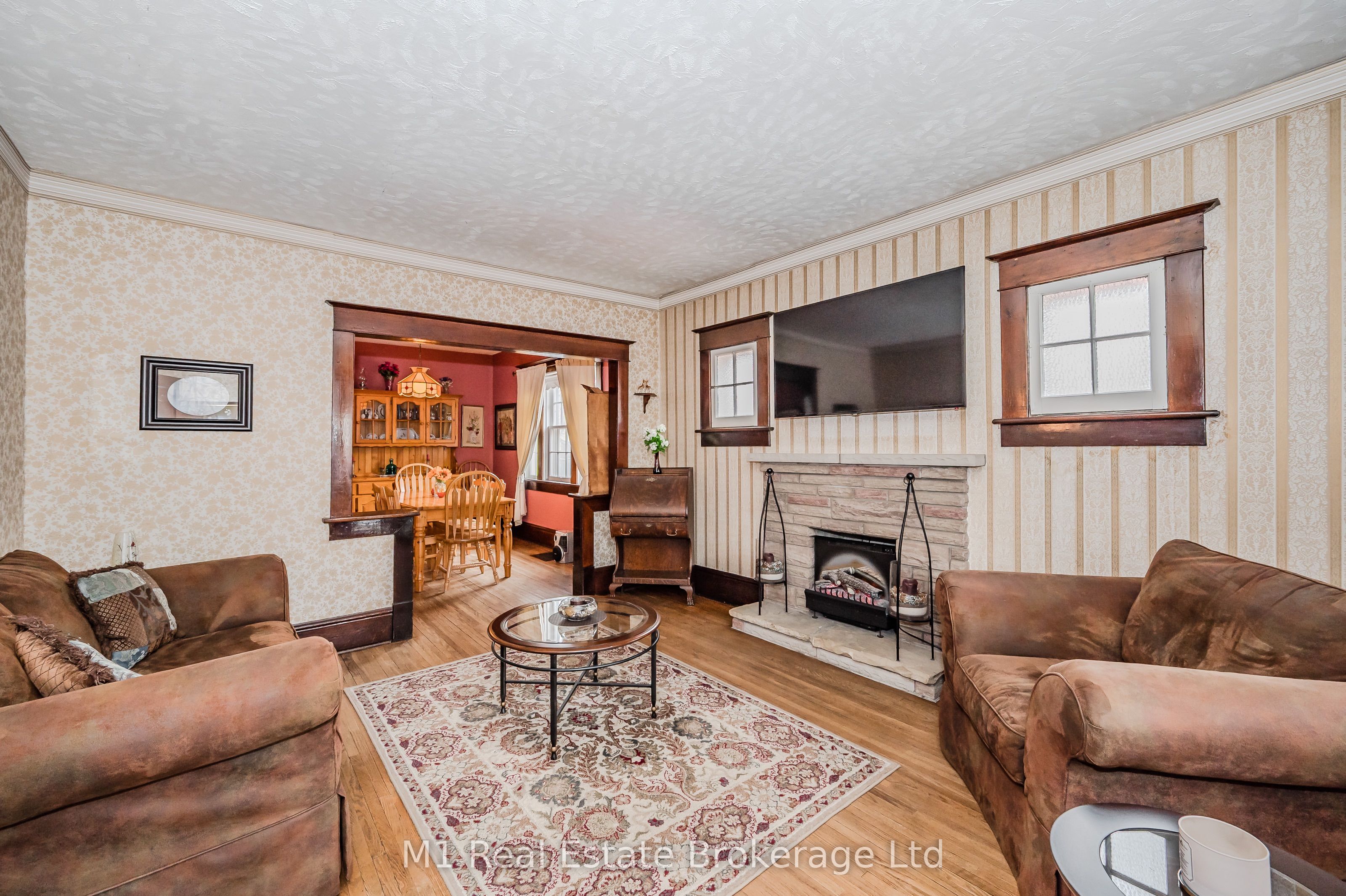 Photo 52 of 33 Verney Street, Guelph, Exhibition Park — HOMEH