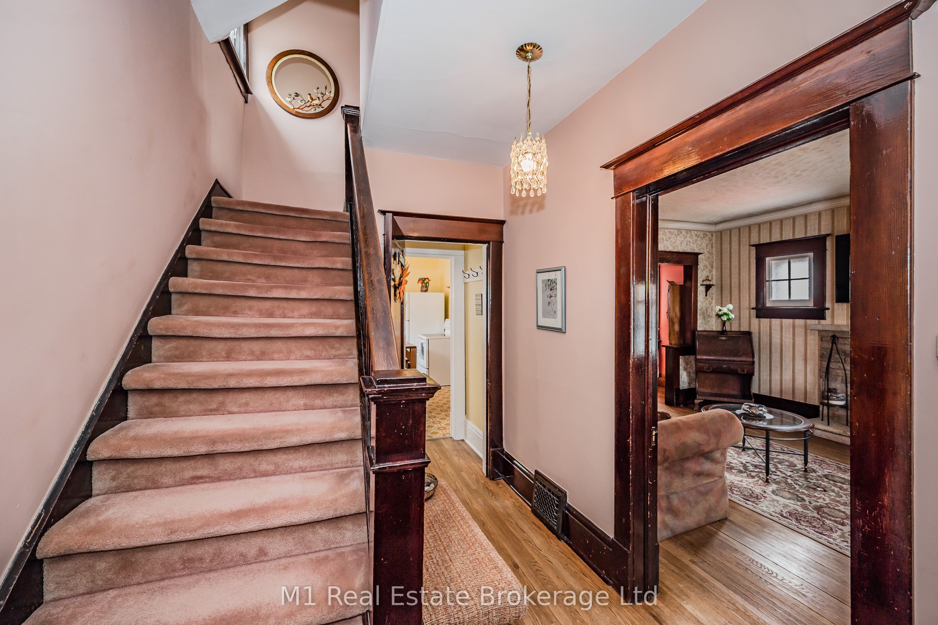 Photo 49 of 33 Verney Street, Guelph, Exhibition Park — HOMEH