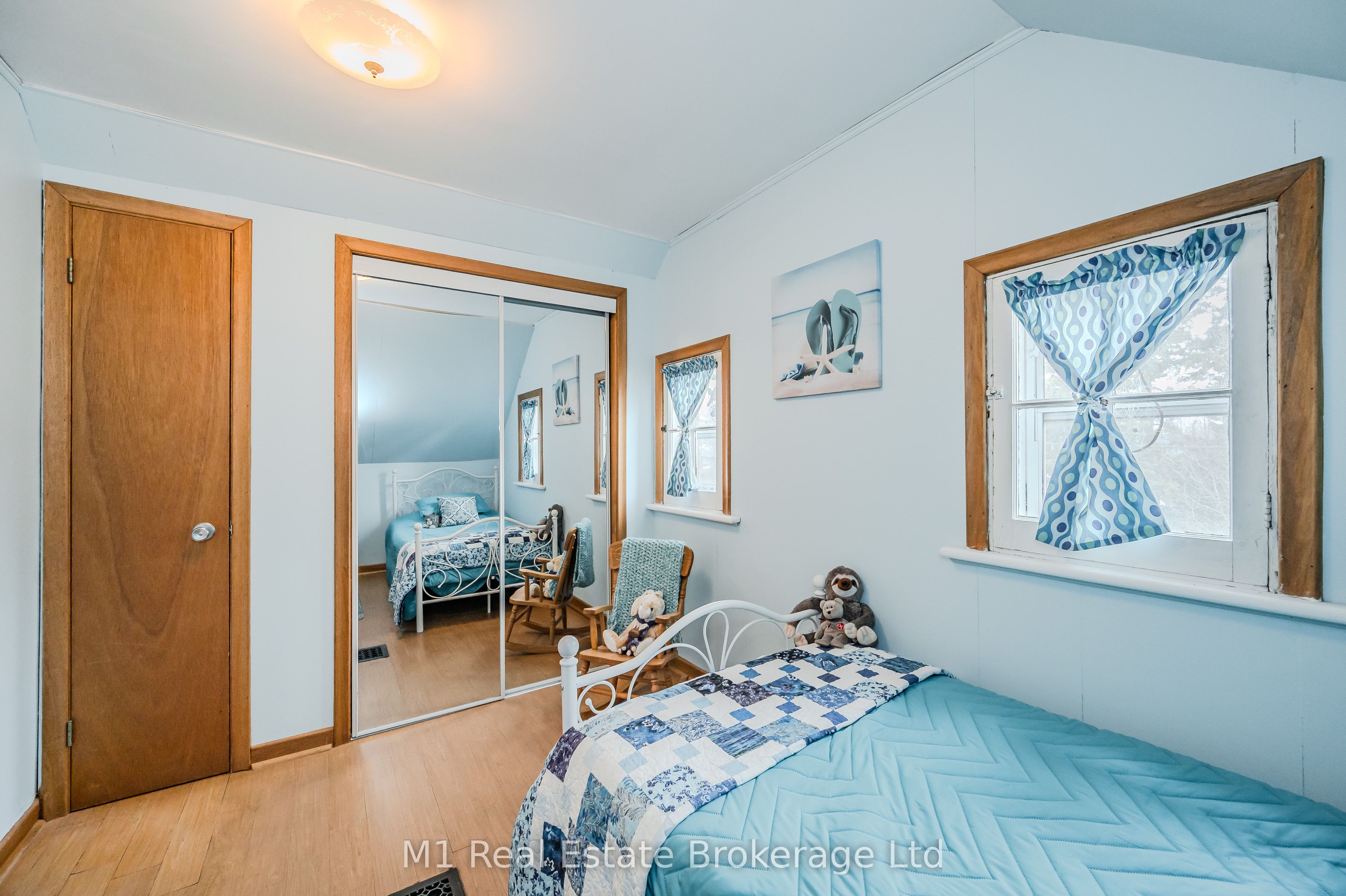 Photo 73 of 33 Verney Street, Guelph, Exhibition Park — HOMEH