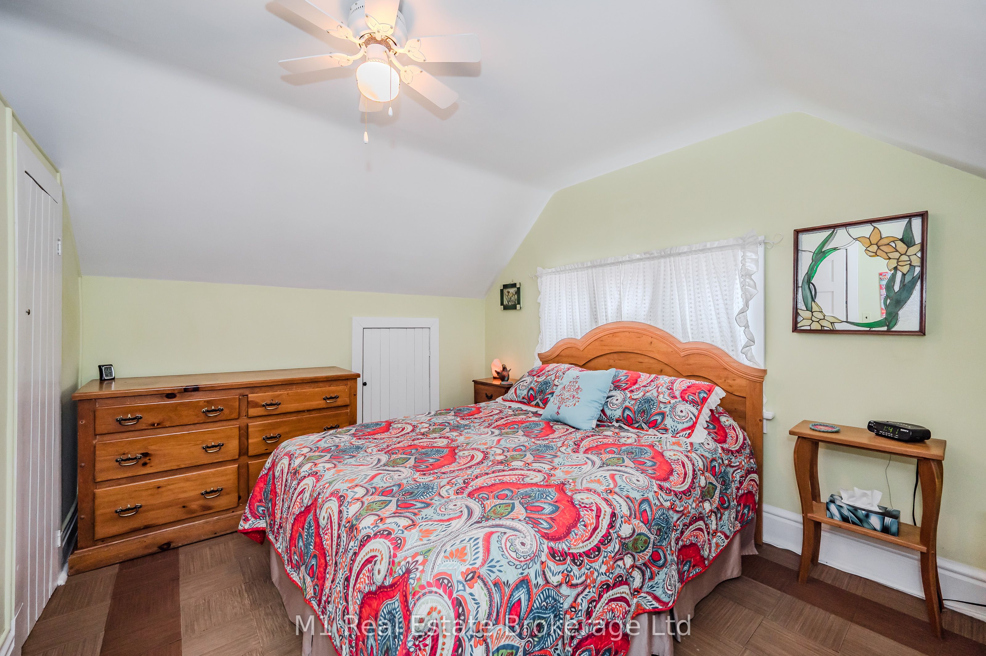 Photo 66 of 33 Verney Street, Guelph, Exhibition Park — HOMEH