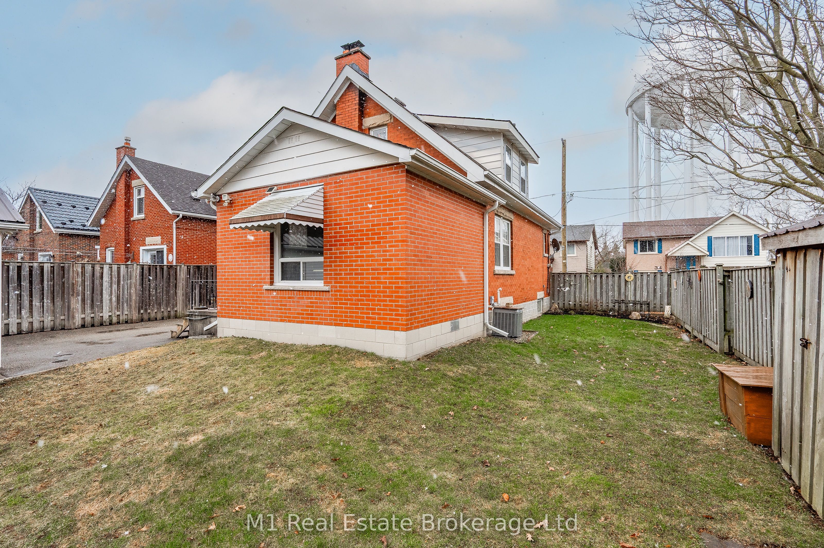 Photo 78 of 33 Verney Street, Guelph, Exhibition Park — HOMEH
