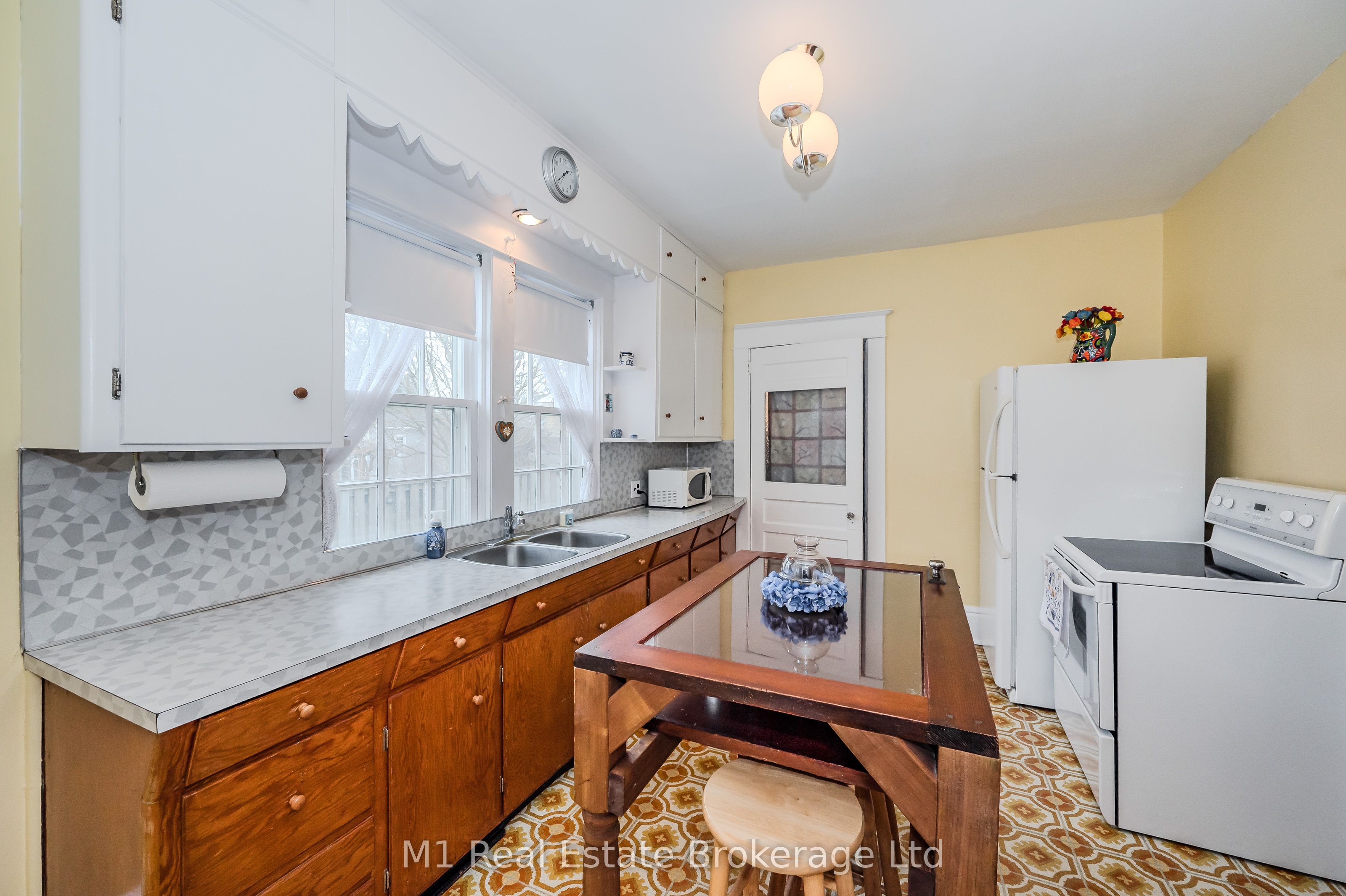 Photo 59 of 33 Verney Street, Guelph, Exhibition Park — HOMEH