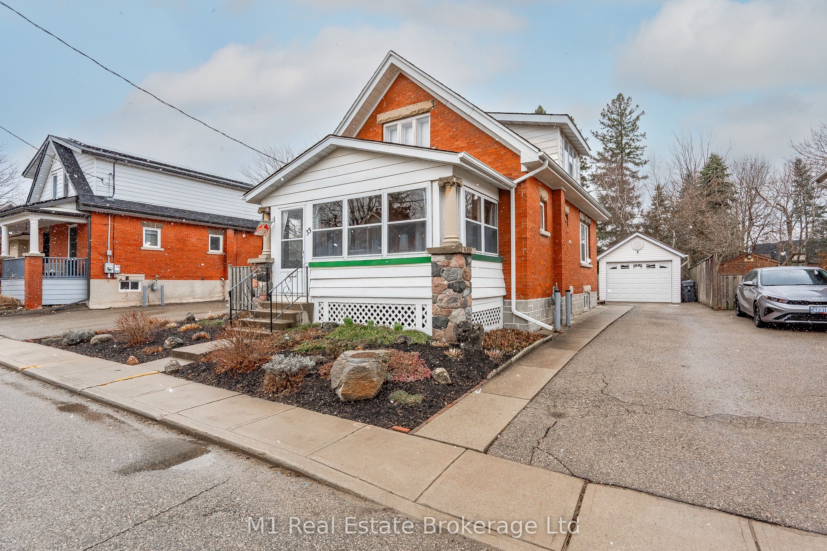 Photo 42 of 33 Verney Street, Guelph, Exhibition Park — HOMEH