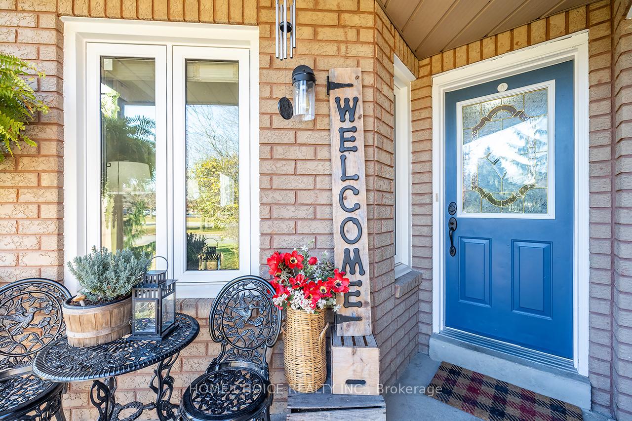 Photo 5 of 30 Edgerton Drive, Clarington, Bowmanville — HOMEH
