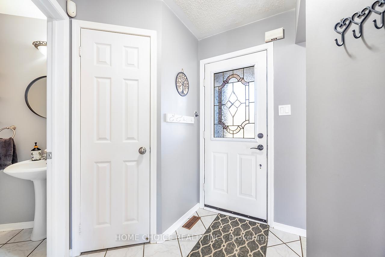 Photo 6 of 30 Edgerton Drive, Clarington, Bowmanville — HOMEH