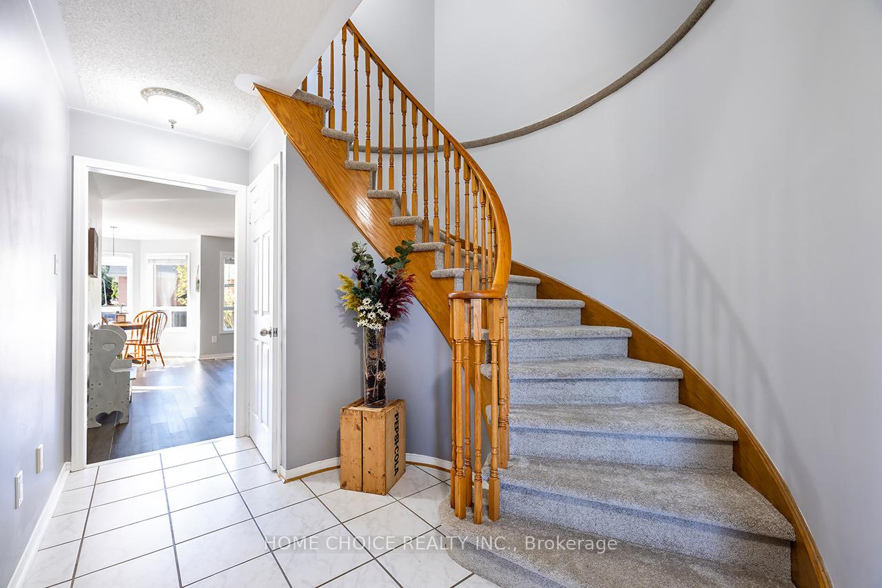 Photo 7 of 30 Edgerton Drive, Clarington, Bowmanville — HOMEH