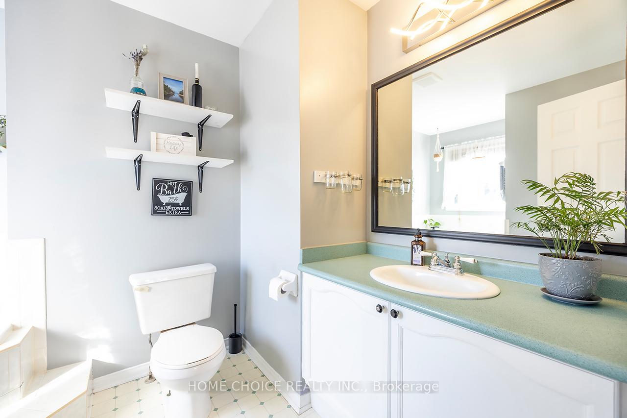 Photo 10 of 30 Edgerton Drive, Clarington, Bowmanville — HOMEH