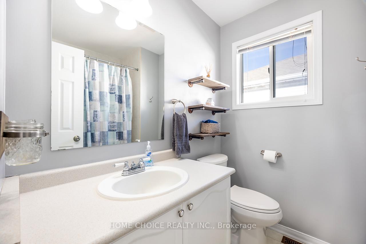 Photo 16 of 30 Edgerton Drive, Clarington, Bowmanville — HOMEH