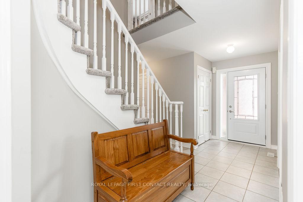 Photo 4 of 87 Stollar Boulevard, Barrie, Little Lake — HOMEH