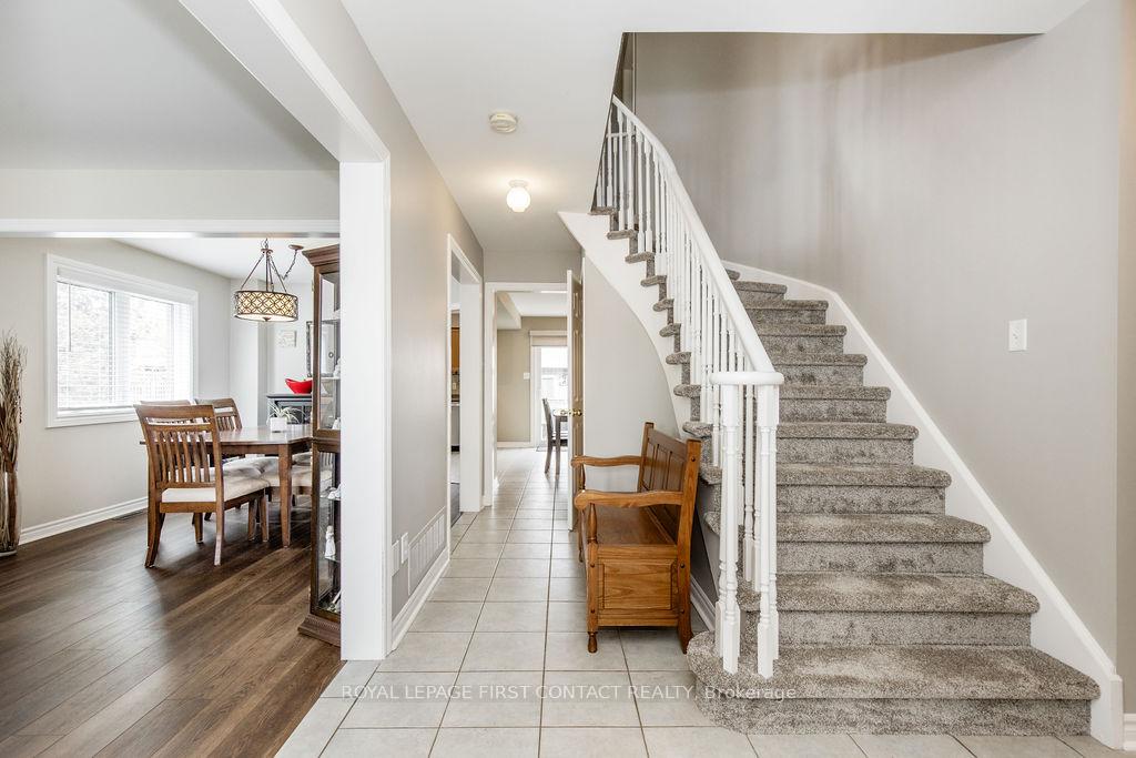 Photo 5 of 87 Stollar Boulevard, Barrie, Little Lake — HOMEH