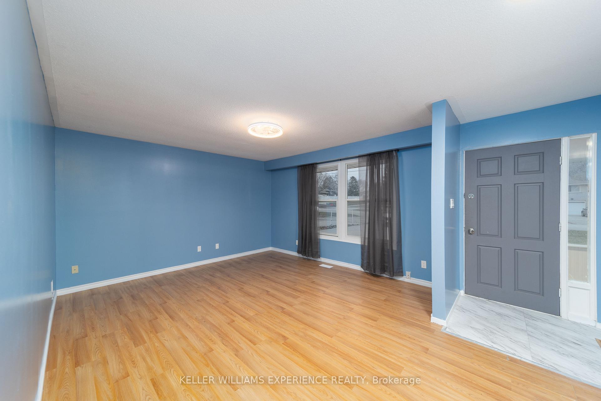 Photo 4 of 151 Cundles Road E, Barrie, Cundles East — HOMEH