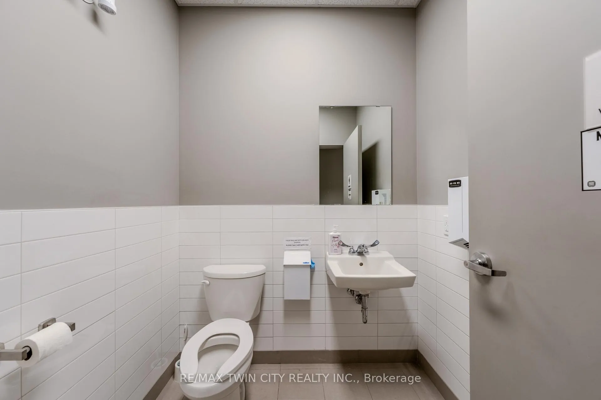 Photo 23 of 343 Pine St, Collingwood — HOMEH