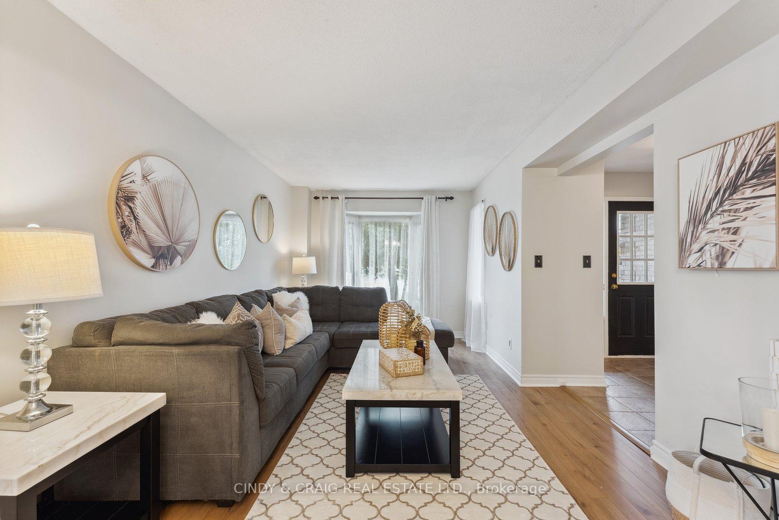 Photo 2 of 81 Beechnut Crescent, Clarington, Courtice — HOMEH