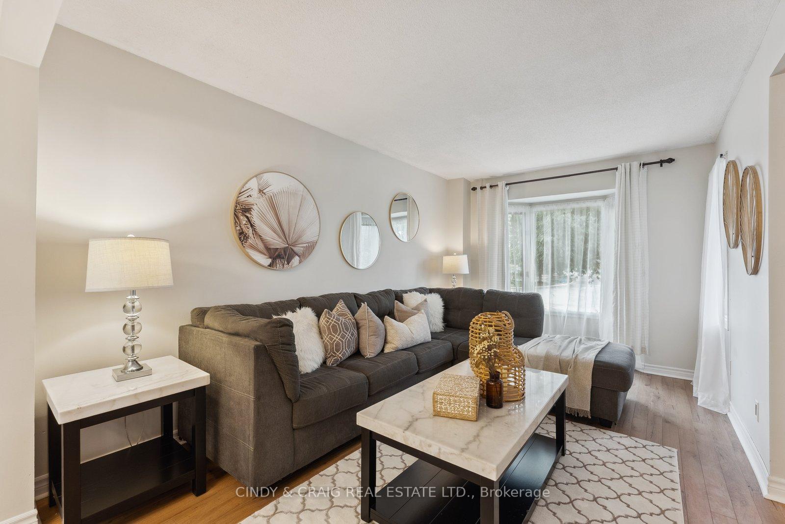 Photo 3 of 81 Beechnut Crescent, Clarington, Courtice — HOMEH