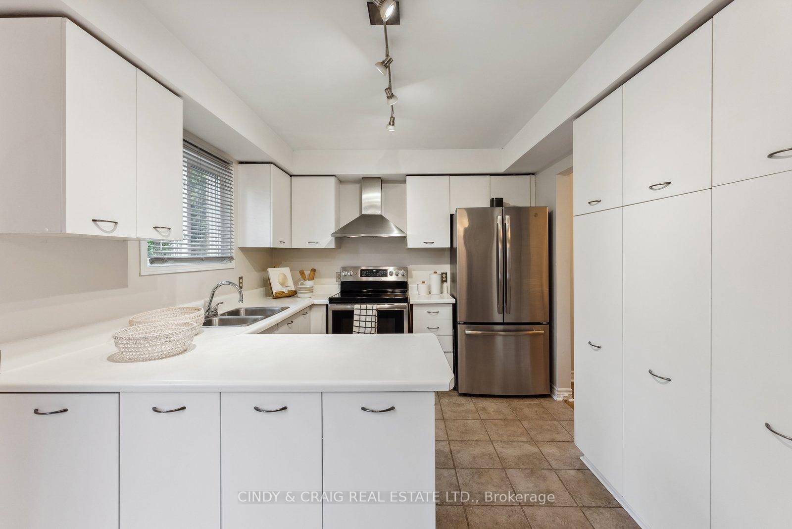Photo 6 of 81 Beechnut Crescent, Clarington, Courtice — HOMEH