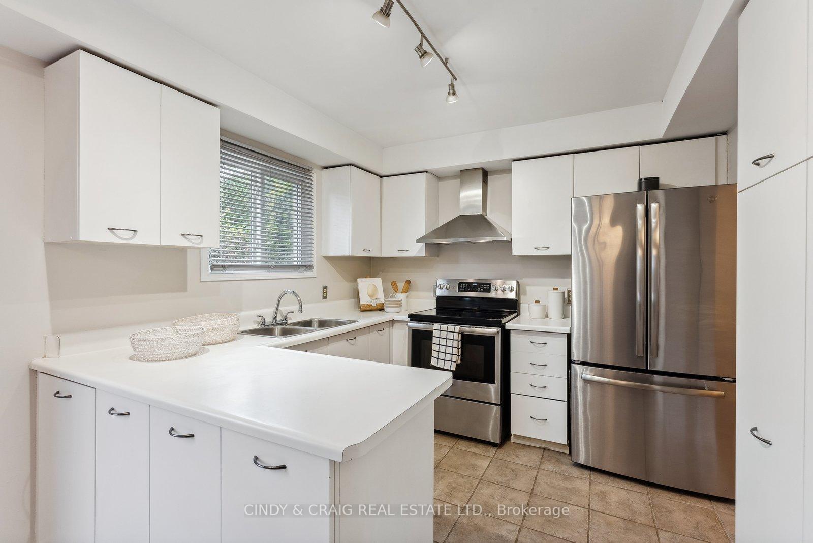 Photo 7 of 81 Beechnut Crescent, Clarington, Courtice — HOMEH