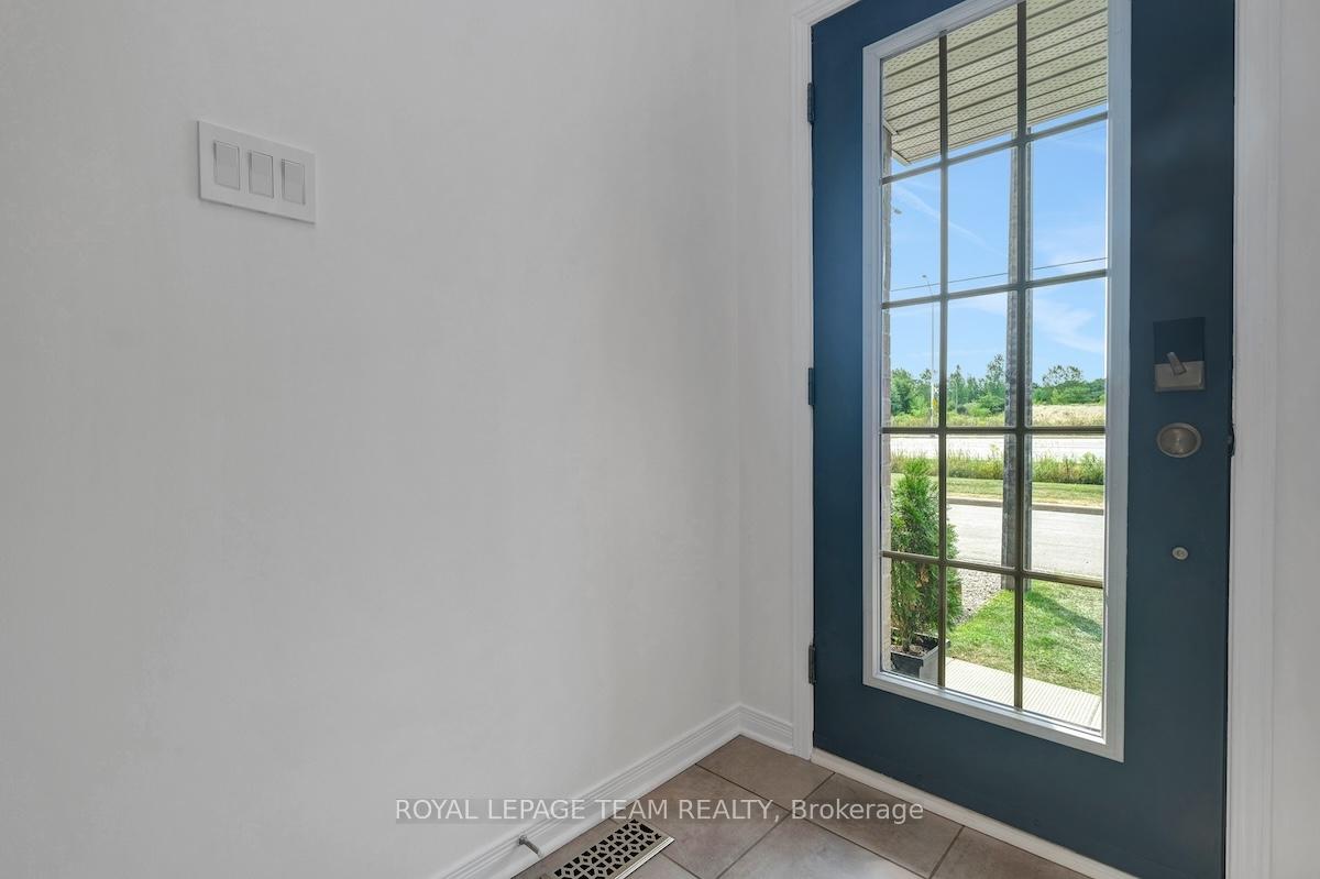 Photo 4 of 153 Camden Private, Ottawa, Barrhaven - Cedargrove/Fraserdale — HOMEH