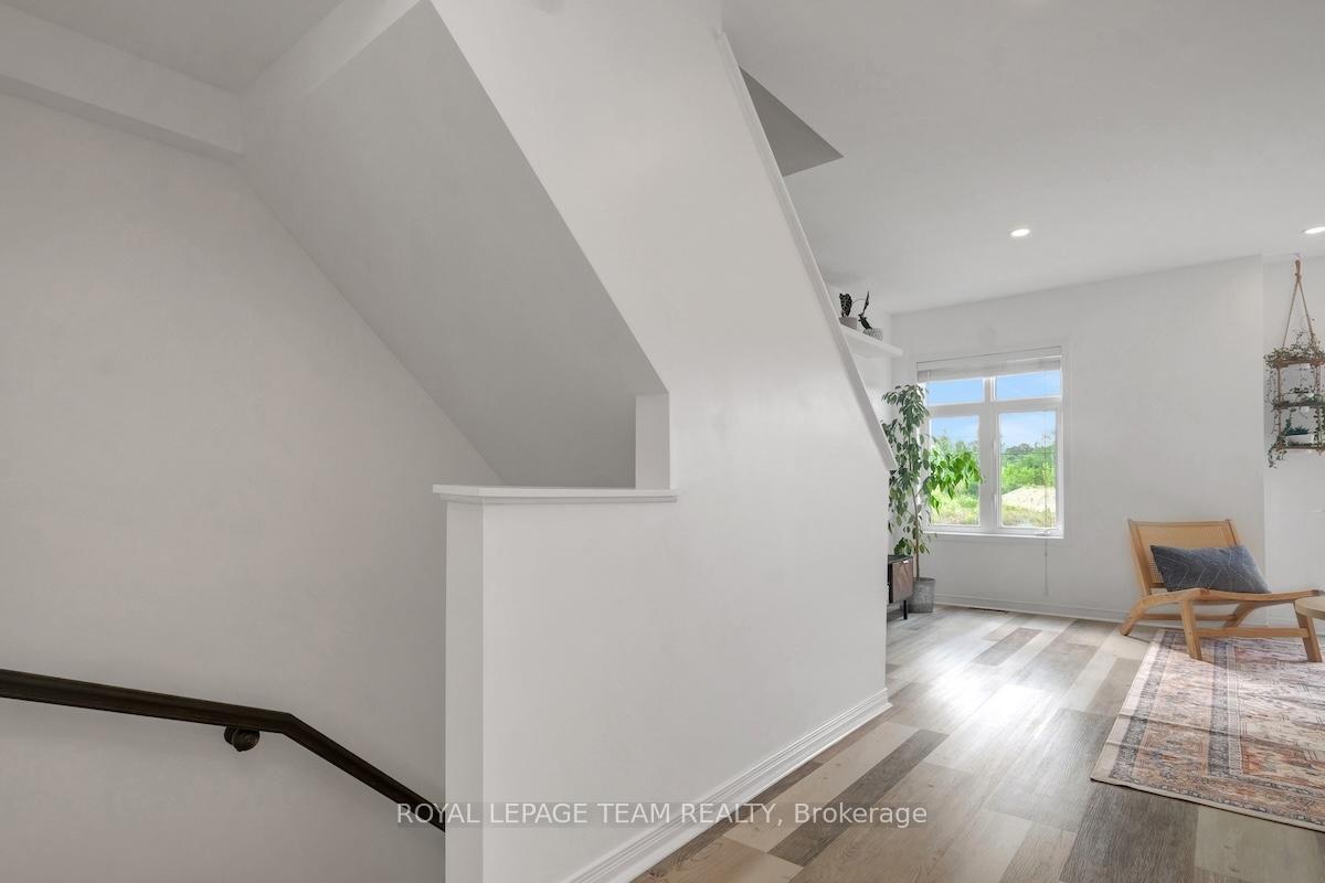 Photo 10 of 153 Camden Private, Ottawa, Barrhaven - Cedargrove/Fraserdale — HOMEH