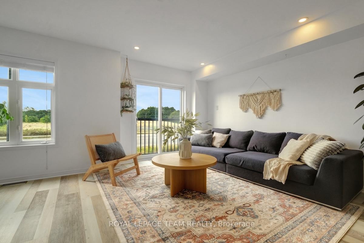 Photo 12 of 153 Camden Private, Ottawa, Barrhaven - Cedargrove/Fraserdale — HOMEH