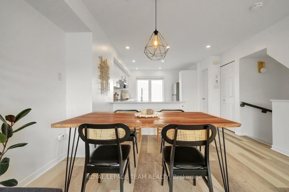 Photo 16 of 153 Camden Private, Ottawa, Barrhaven - Cedargrove/Fraserdale — HOMEH