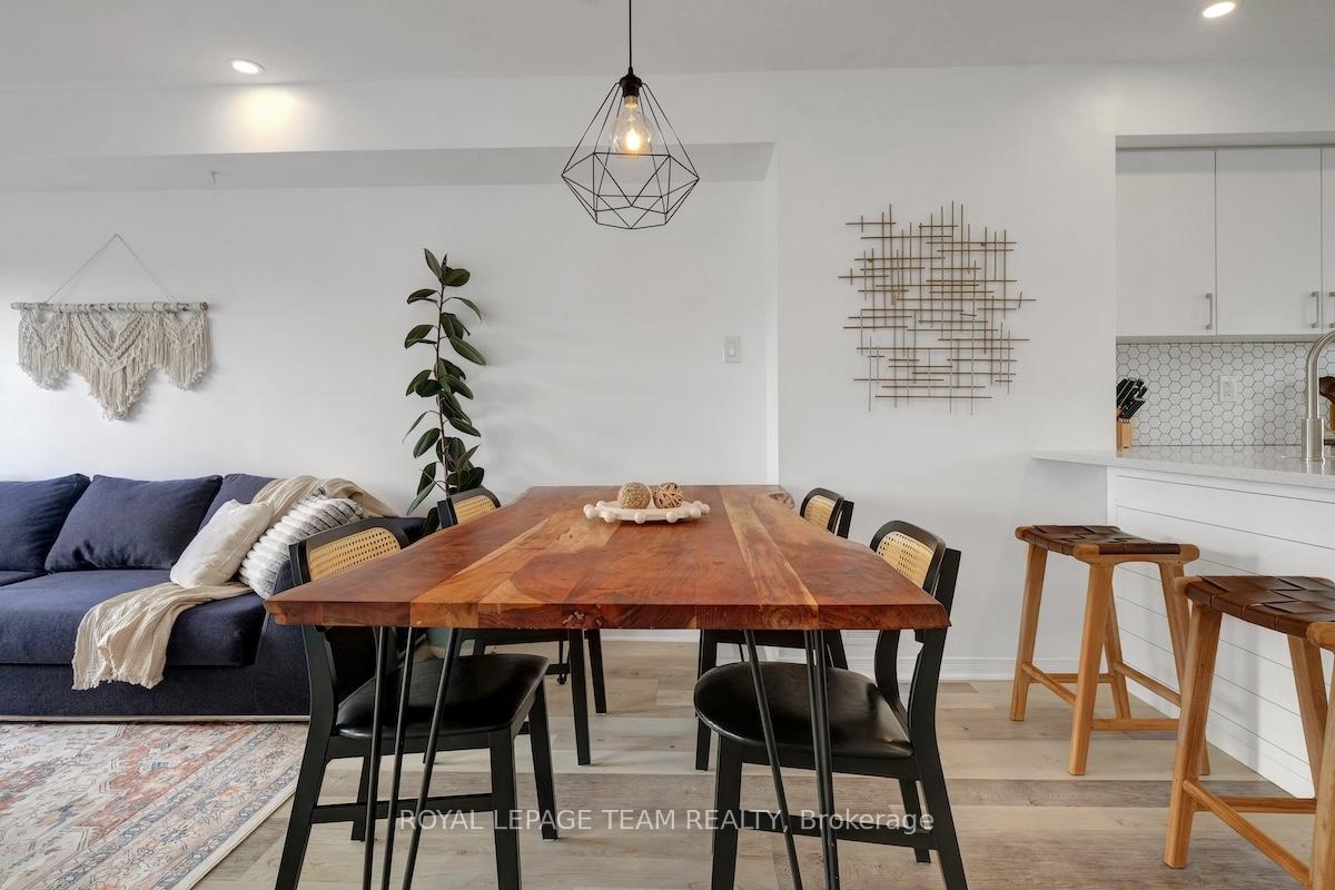 Photo 17 of 153 Camden Private, Ottawa, Barrhaven - Cedargrove/Fraserdale — HOMEH