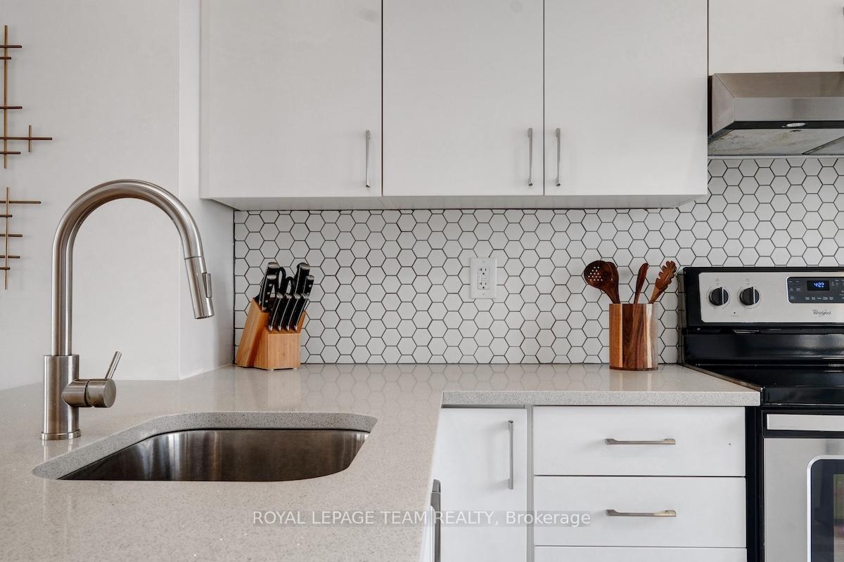 Photo 21 of 153 Camden Private, Ottawa, Barrhaven - Cedargrove/Fraserdale — HOMEH