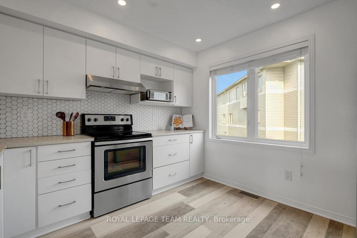 Photo 22 of 153 Camden Private, Ottawa, Barrhaven - Cedargrove/Fraserdale — HOMEH