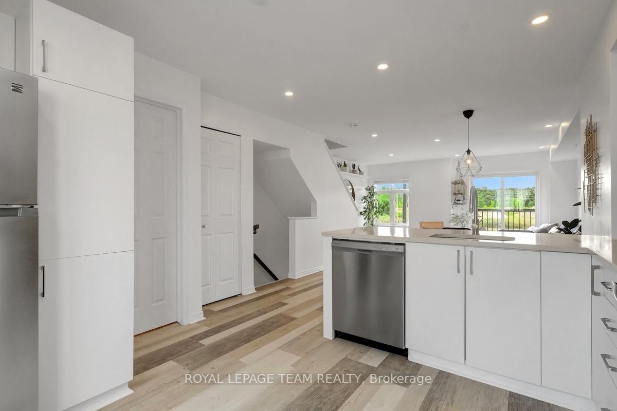 Photo 28 of 153 Camden Private, Ottawa, Barrhaven - Cedargrove/Fraserdale — HOMEH