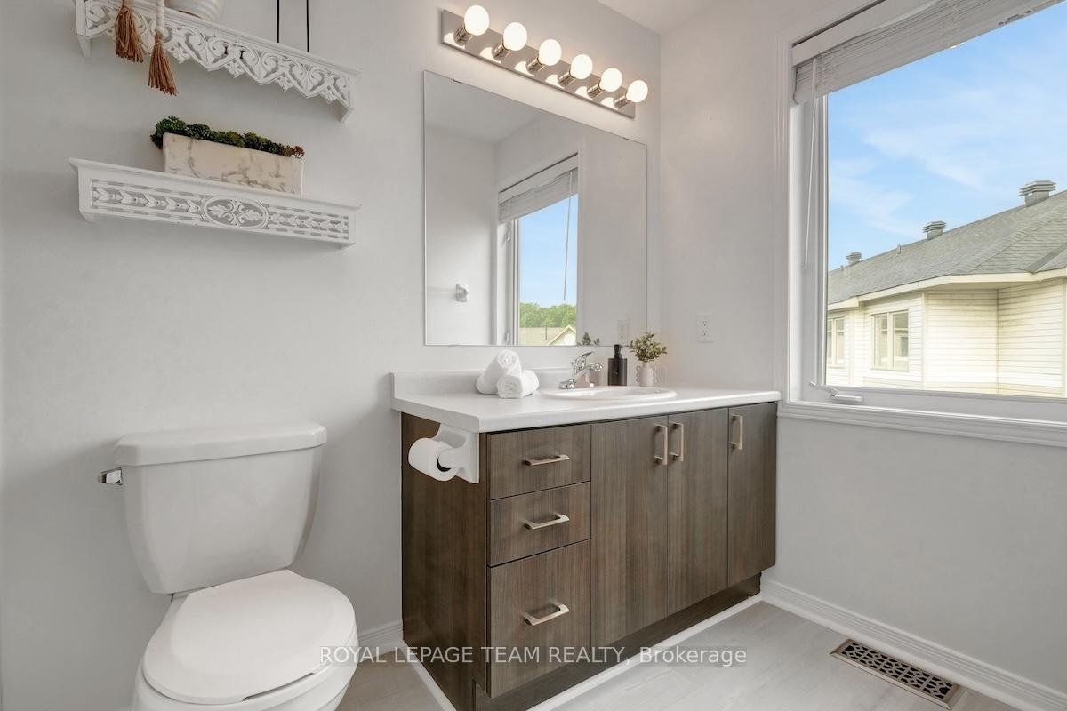 Photo 39 of 153 Camden Private, Ottawa, Barrhaven - Cedargrove/Fraserdale — HOMEH