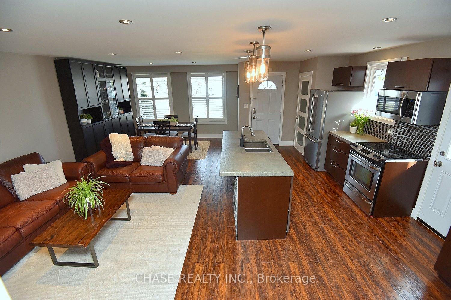 Photo 3 of 614 Upper Paradise Road, Hamilton, Fessenden — HOMEH