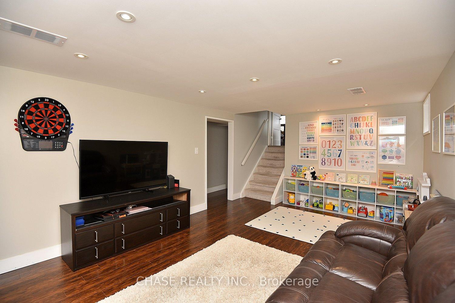 Photo 12 of 614 Upper Paradise Road, Hamilton, Fessenden — HOMEH