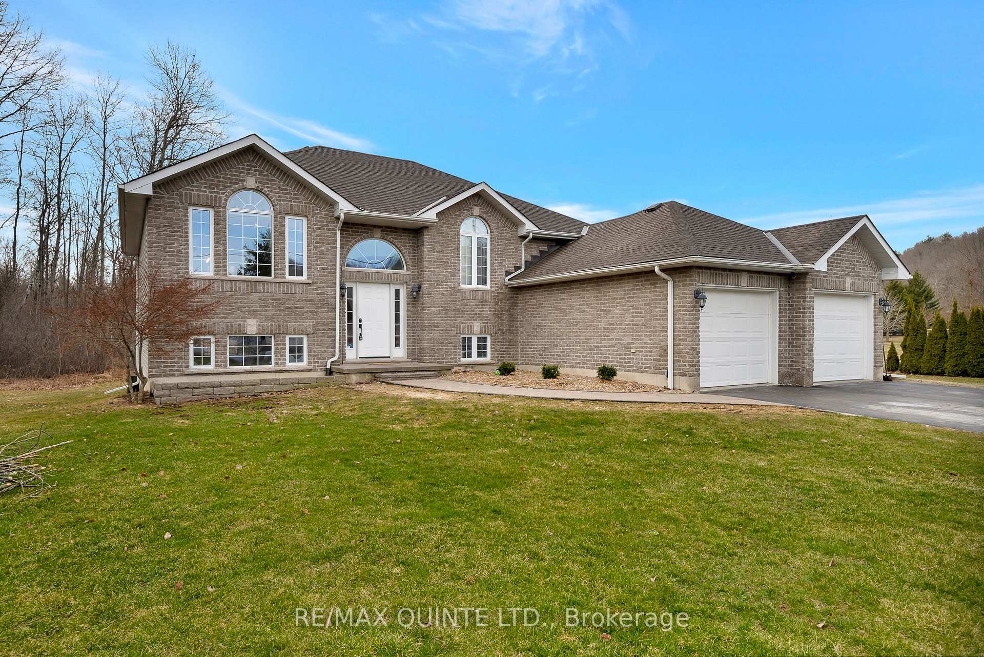 Photo 1 of 544 Townsend Road, Belleville, Thurlow Ward — HOMEH