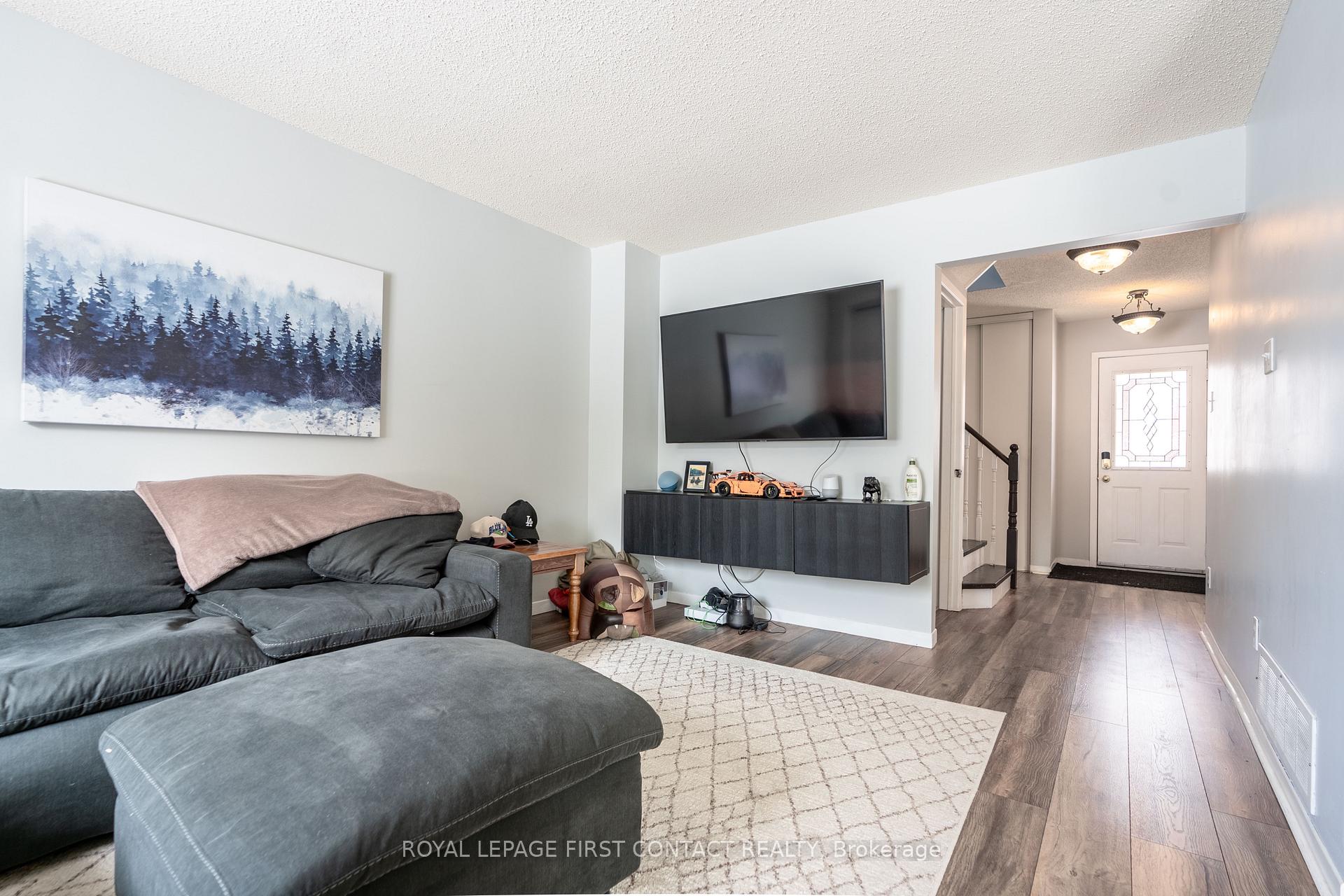 Photo 6 of 272 Dodson Road, Barrie, Innis-Shore — HOMEH