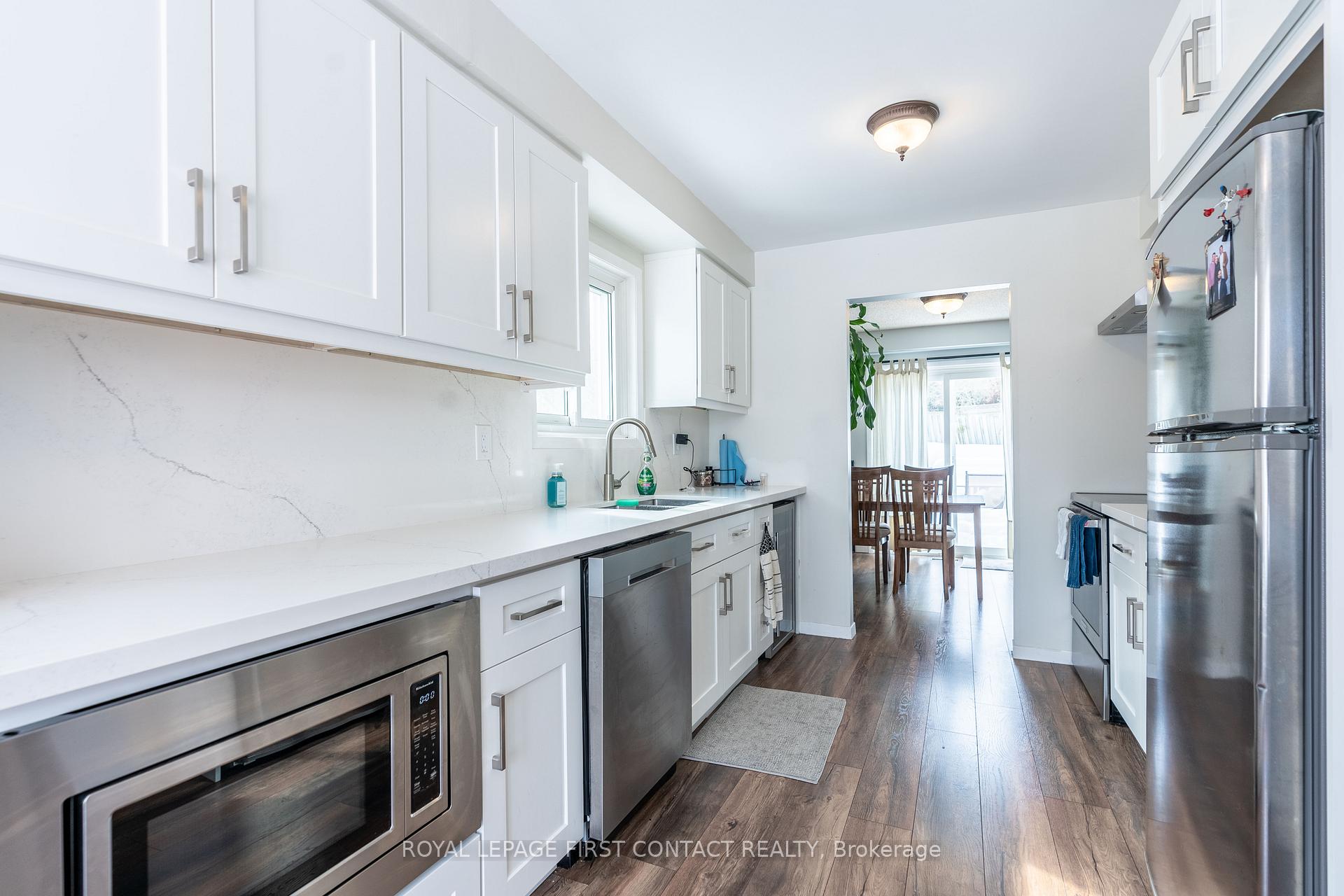 Photo 9 of 272 Dodson Road, Barrie, Innis-Shore — HOMEH