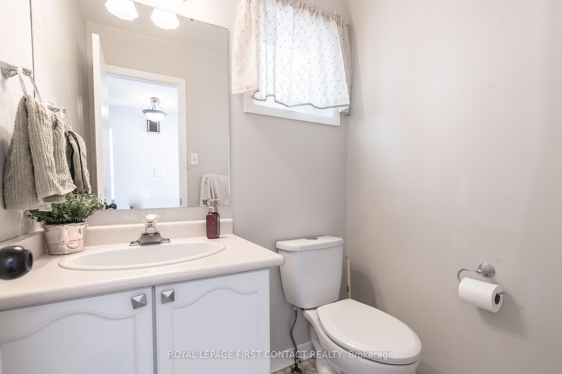 Photo 11 of 272 Dodson Road, Barrie, Innis-Shore — HOMEH