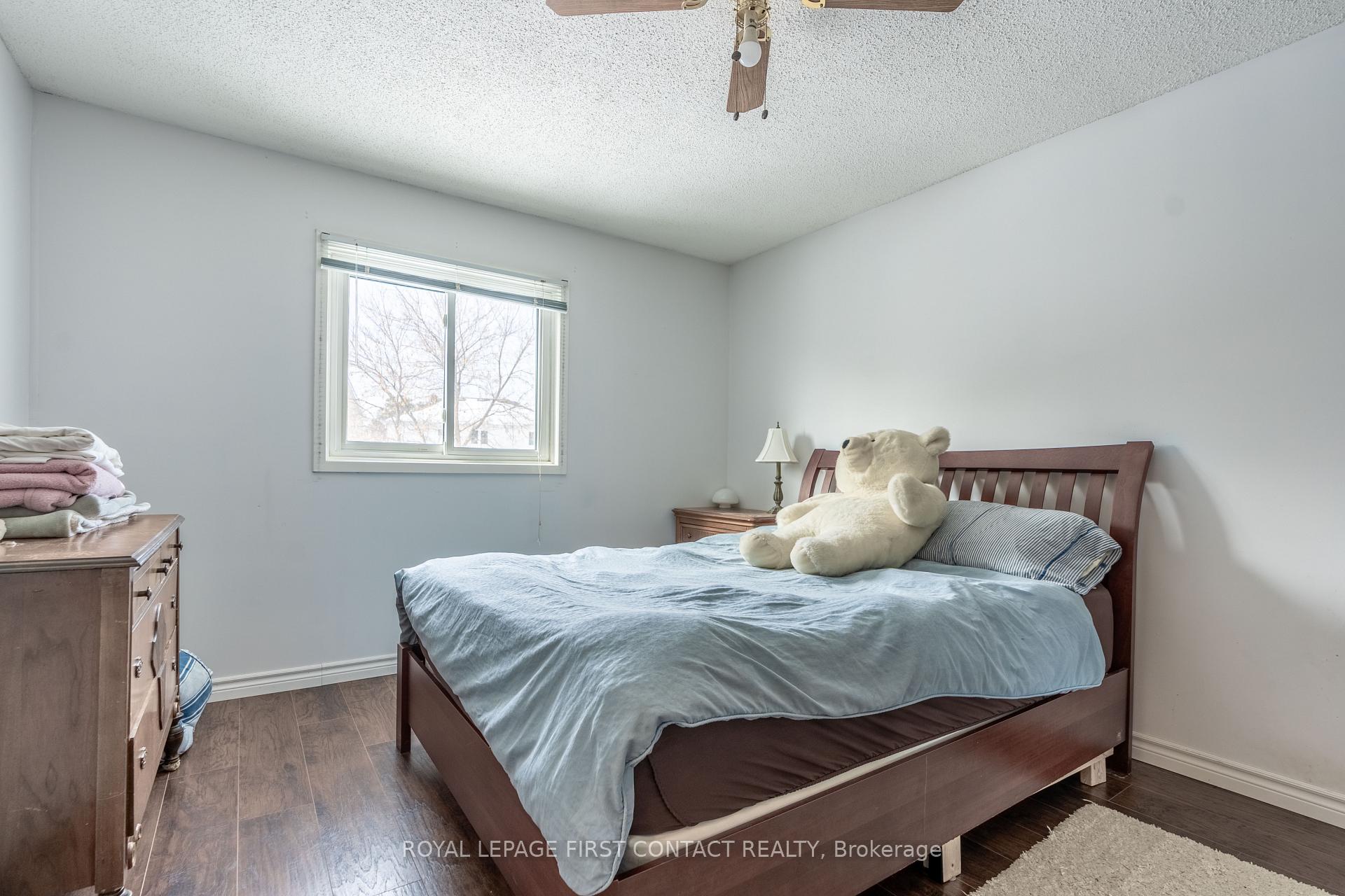 Photo 15 of 272 Dodson Road, Barrie, Innis-Shore — HOMEH