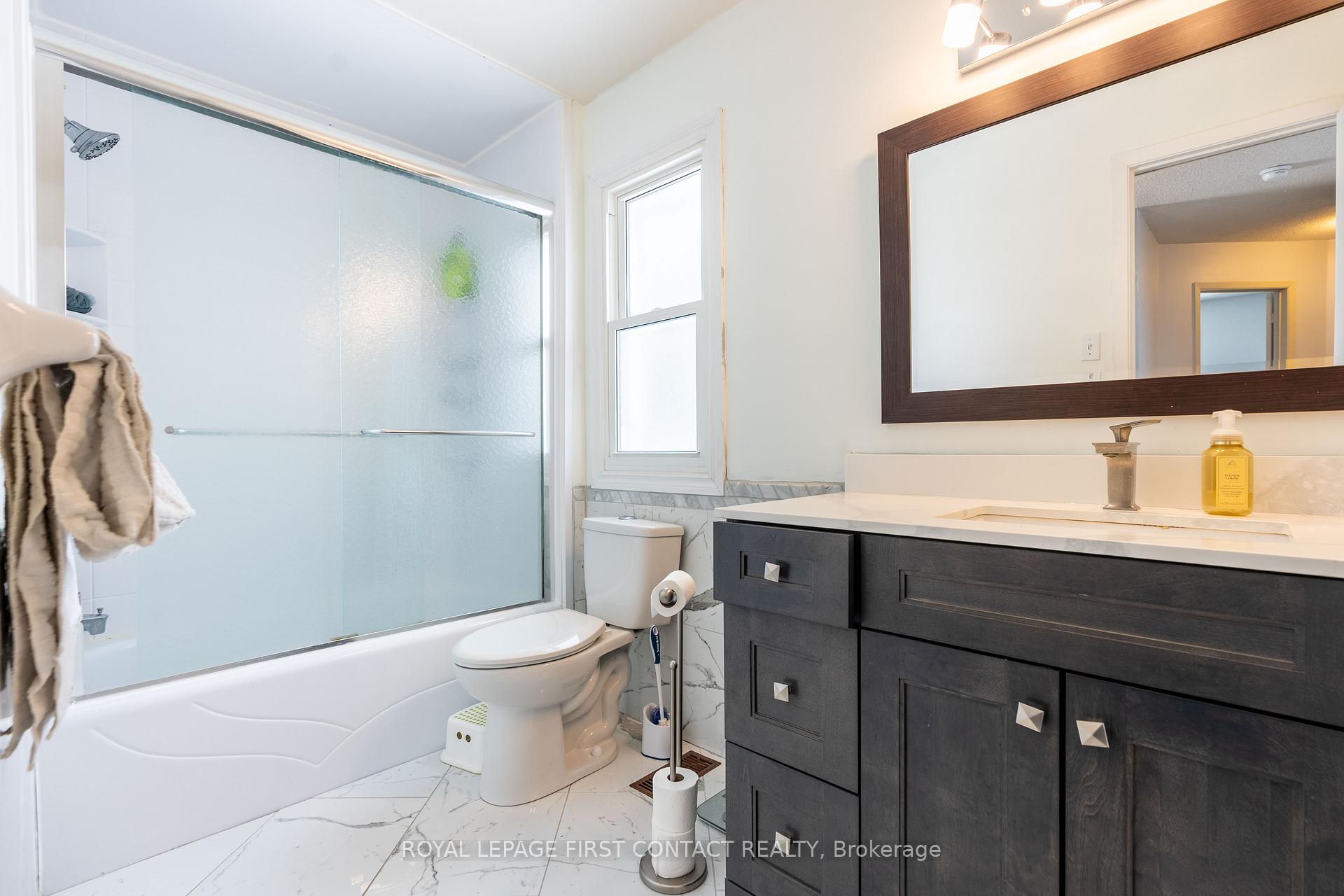 Photo 17 of 272 Dodson Road, Barrie, Innis-Shore — HOMEH