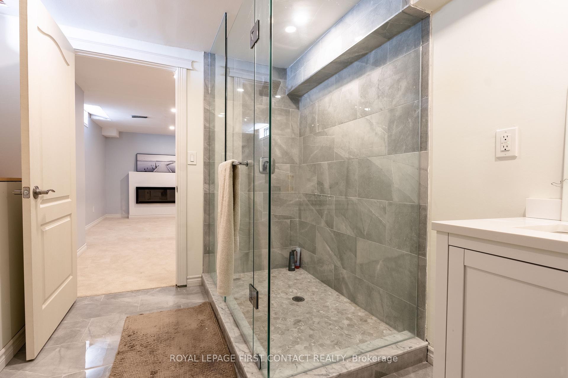 Photo 21 of 272 Dodson Road, Barrie, Innis-Shore — HOMEH