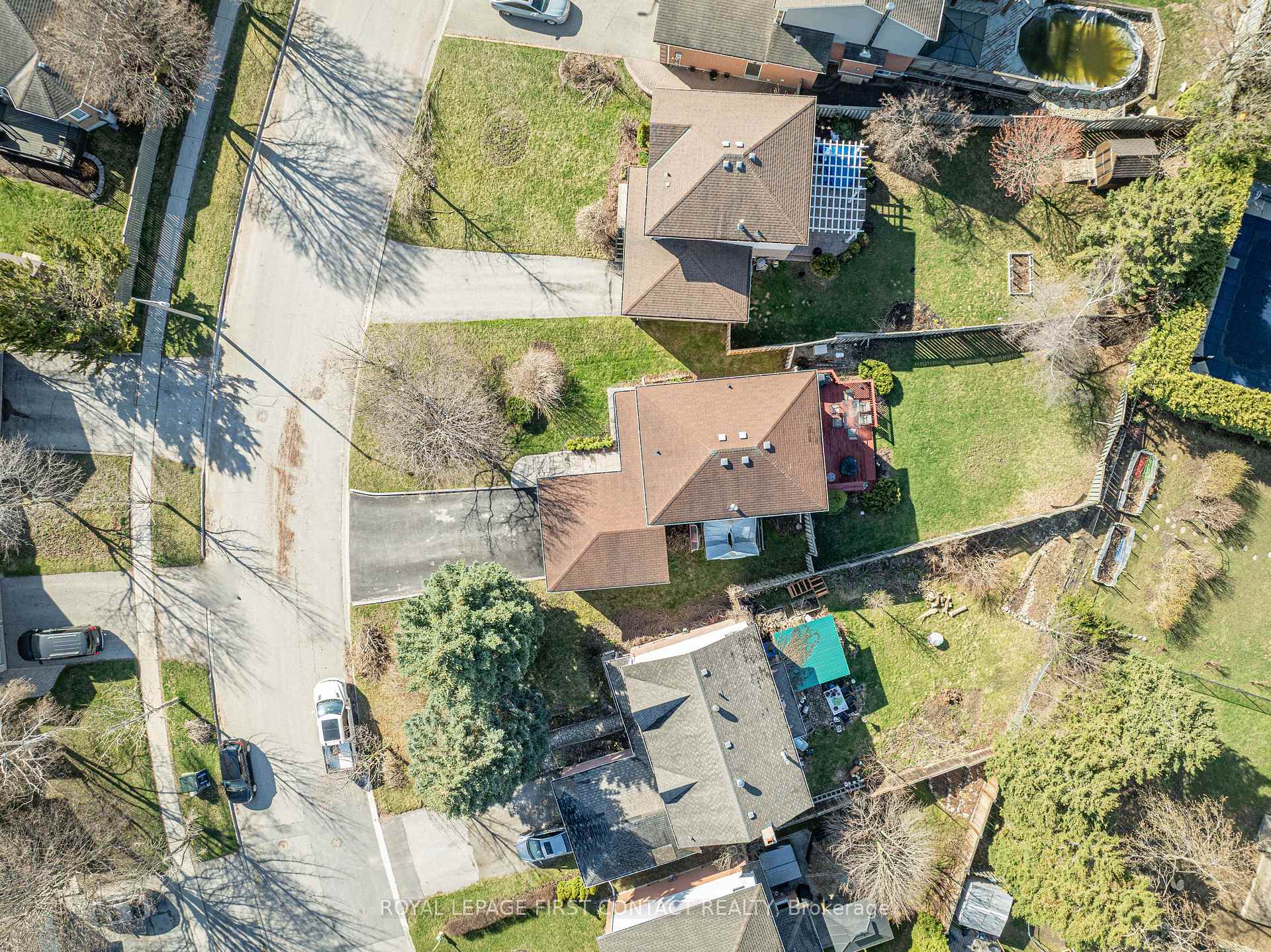 Photo 24 of 272 Dodson Road, Barrie, Innis-Shore — HOMEH